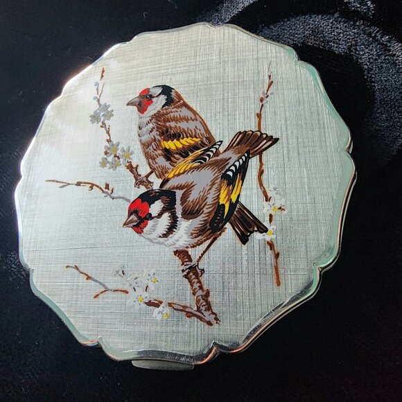 Vintage Stratton Compact Mirror with Original Pouch-Goldfinches-Excellent Cond. - Picture 4 of 15